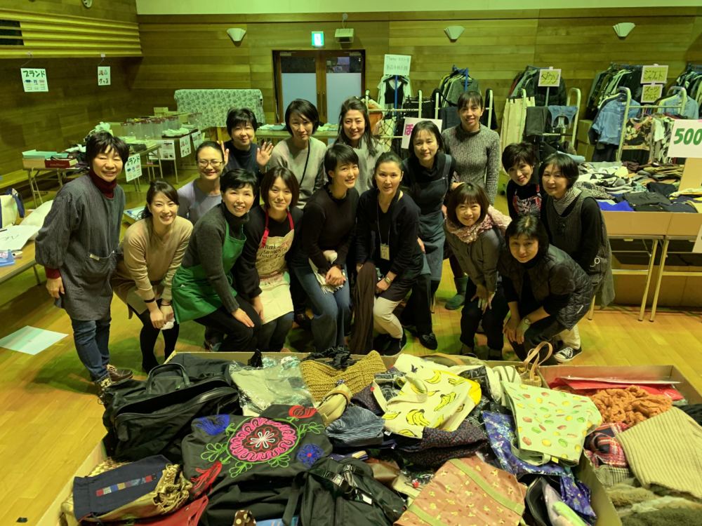 本日のブログは【 明日のJALのチャリティーバザーの準備万端です！】